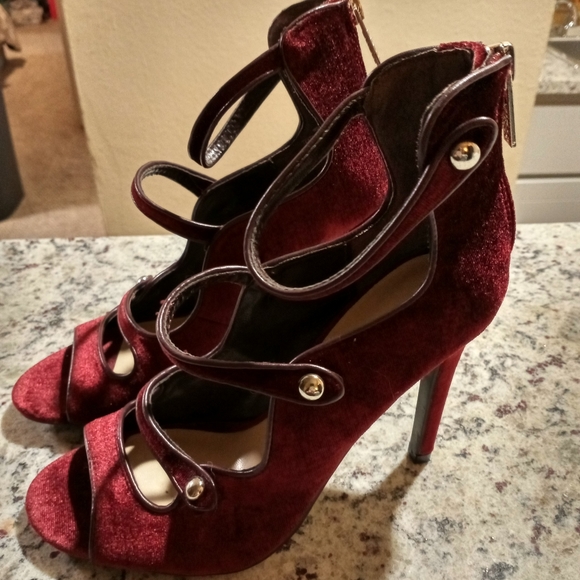 I never wear them. - Picture 1 of 3